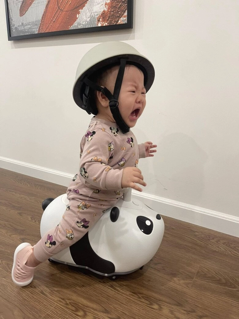 Cặp sinh đôi nhà phương oanh shark bình càng lớn càng khác nhau - 3