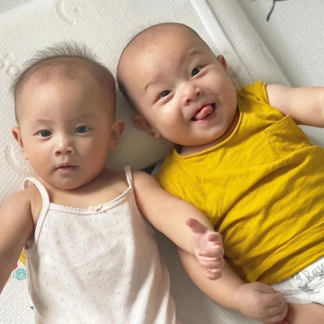 Cặp sinh đôi nhà phương oanh shark bình hóa ra là cây hài dự nhập hội cùng cặp sinh đôi nhà hà hồ kim lý - 16