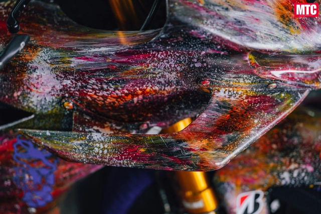 Cbr1000rr-r độ dàn áo kì dị nhất mà tôi từng thấy - 6
