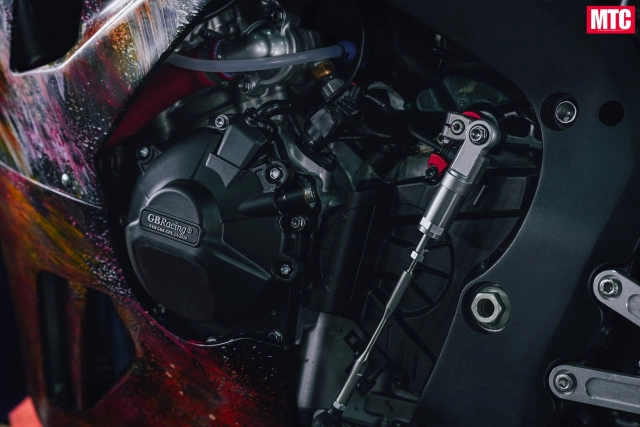 Cbr1000rr-r độ dàn áo kì dị nhất mà tôi từng thấy - 23