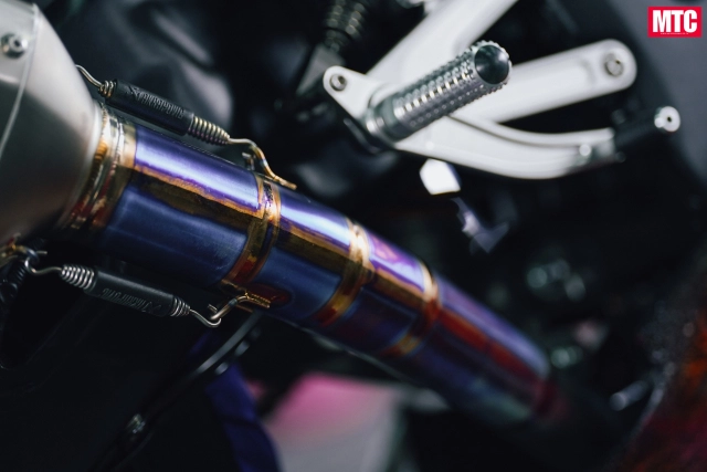 Cbr1000rr-r độ dàn áo kì dị nhất mà tôi từng thấy - 24