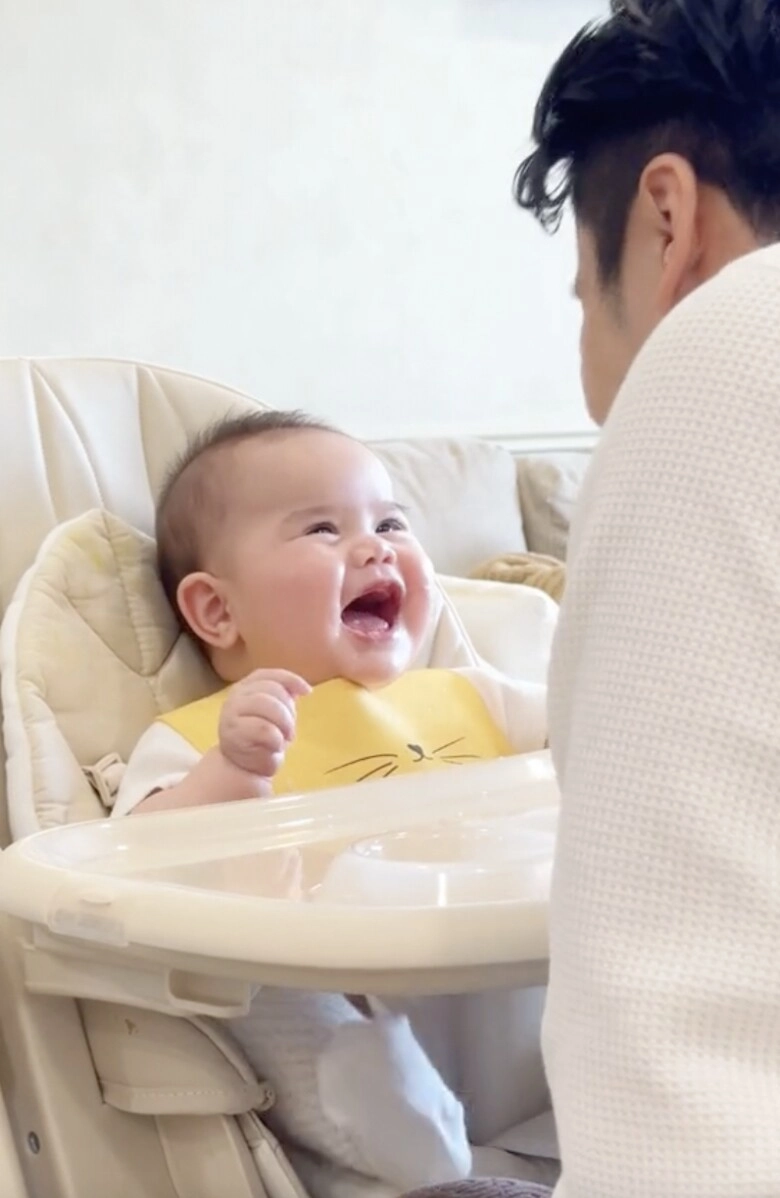 Ceo điển trai làm bố đơn thân được hội chị em xuýt xoa con gái sinh ở mỹ bụ bẫm mặt hệt bố - 3