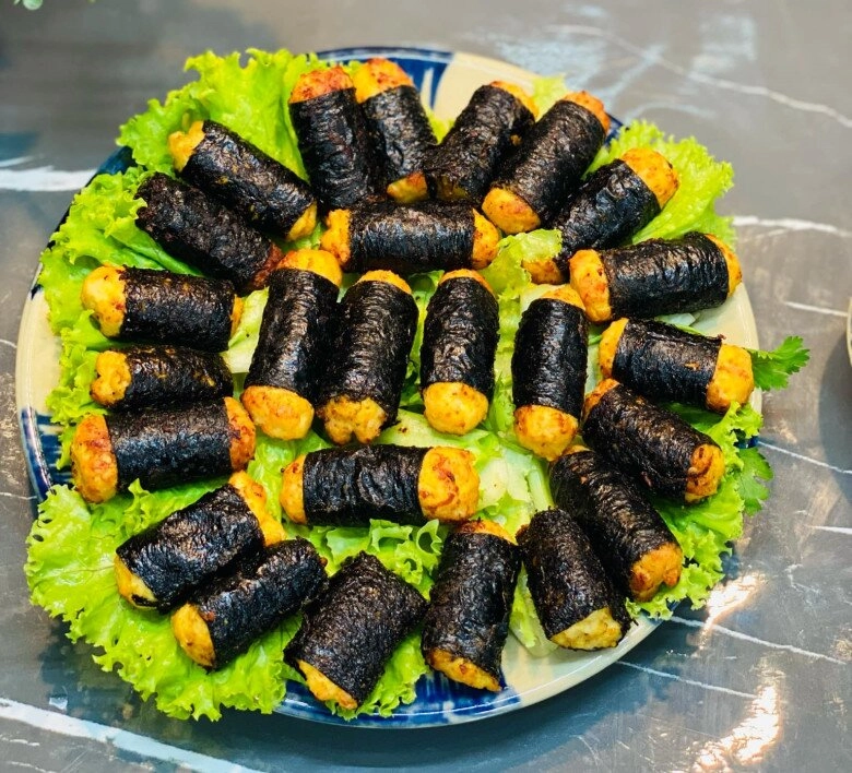 Chả ức gà trứng muối cuộn rong biển lạ miệng nhưng cực ngon để ăn cơm hay nhâm nhi đều thích hợp - 11