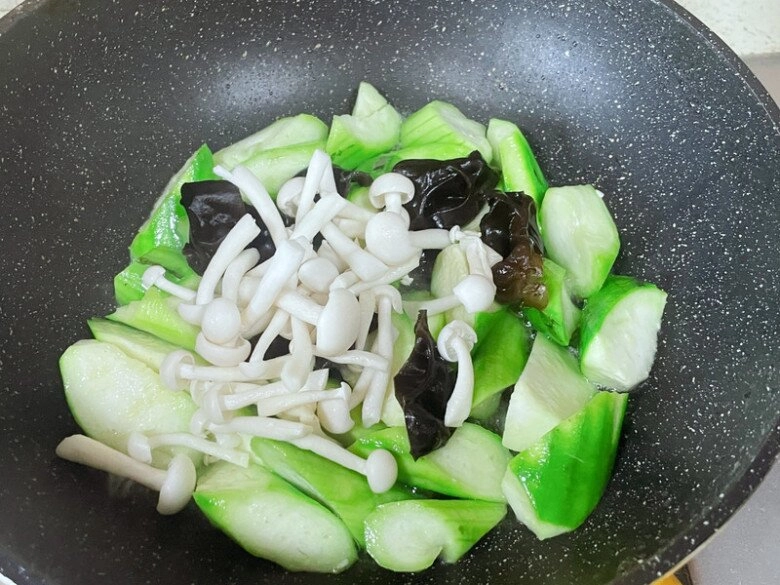 Chẳng cần xào mướp với giá đỗ đem nấu chung với thực phẩm của sự trường thọ được món ngon bổ mà rẻ - 4
