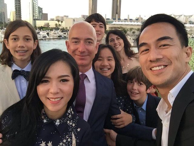 Chào đời bị bỏ rơi bé gái được người lạ nhận nuôi cuộc đời đổi thay với khối tài sản thừa kế 10 nghìn tỷ đồng - 3