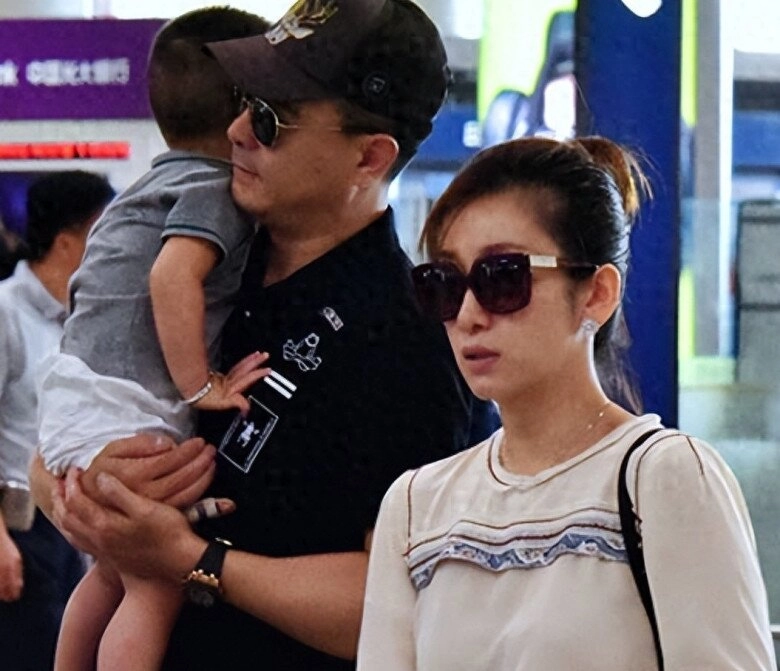Chào đời nặng 5 ký con trai khổng lồ của nữ diễn viên nổi tiếng thay đổi diện mạo bất ngờ sau nhiều năm - 5