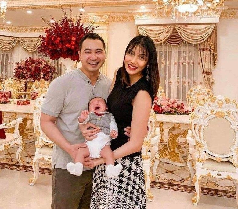 Cháu trai gia tộc giàu nhất nhì việt nam lộ ảnh hiếm về cuộc sống trong biệt thự dát vàng nhìn biết ngay cách mẹ nuôi dạy - 1