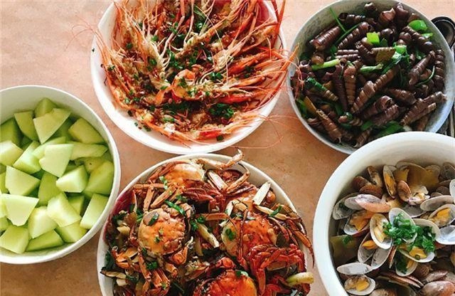 Cháu vượt 150 cây số về quê nghỉ lễ bà nội đãi mâm cua bề bề mực tôi không nói một lời đưa con đi - 2