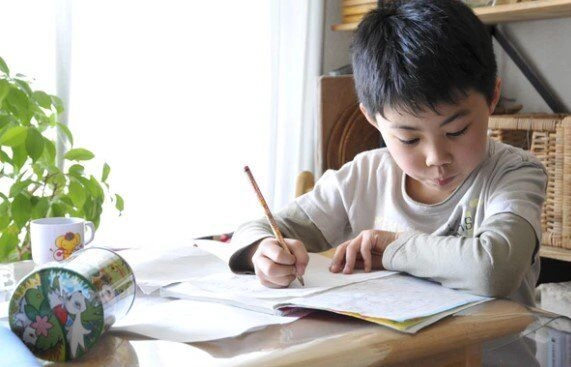 Chỉ 9 dòng văn viết về bà nội bé học sinh khiến cõi mạng xôn xao - 2