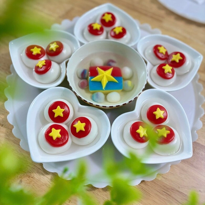 Chị em chia sẻ loạt bánh các món ăn đẹp hoa mắt ngập tràn không khí yêu nước mừng ngại đại lễ 30-4 - 16