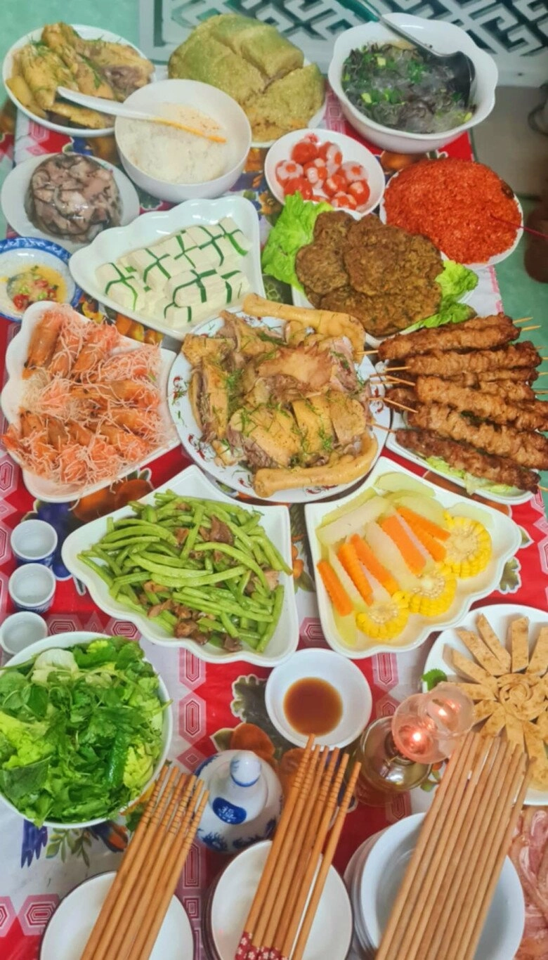 Chị em chia sẻ mâm cỗ cúng rằm tháng giêng đẹp lung linh ngập tràn mạng xã hội - 11