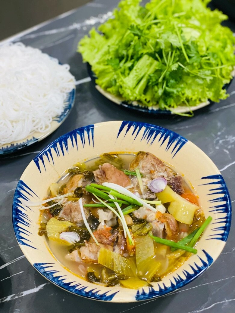 Chỉ một thay đổi nhỏ bún chân giò trở thành món ăn mới lạ ai cũng muốn thử - 9