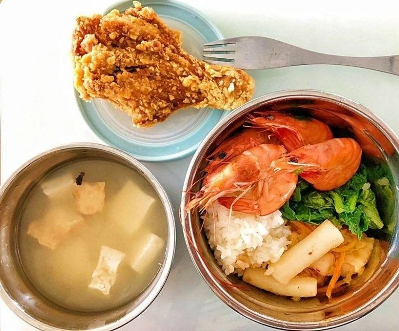 Cho con học mầm non singapore mẹ việt ngỡ ngàng khi nhìn cơm trưa ở trường - 12
