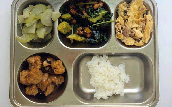 Cho con học mầm non singapore mẹ việt ngỡ ngàng khi nhìn cơm trưa ở trường - 13