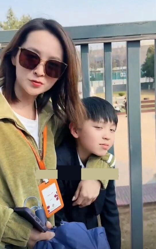Cho con học trường quốc tế nhiều sao showbiz câm nín đi họp phụ huynh vì xung quanh bố mẹ khác bé khác toàn nói tiếng anh - 7