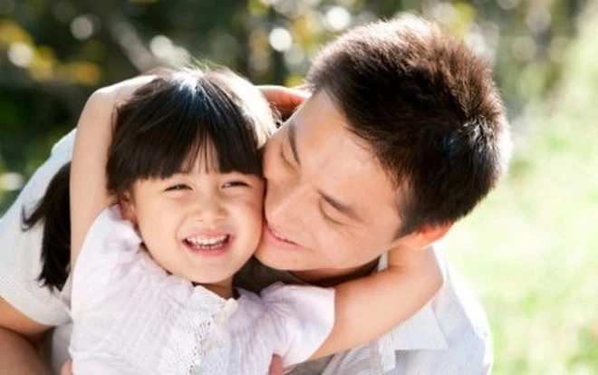 Chồng bỗng đòi ly hôn vì con gái học quá giỏi lại thông minh xinh đẹp - 1