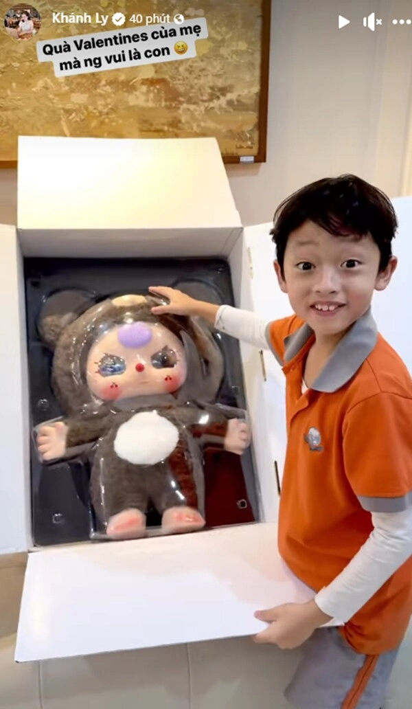 Chồng công an tặng quà valentine cho ly kute quá khéo cả mẹ lẫn con trai riêng khoai tây đều sung sướng - 3
