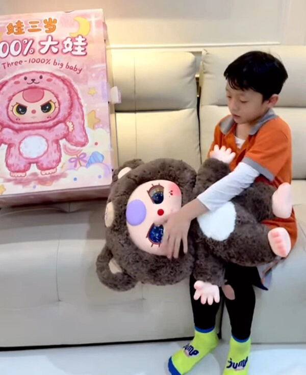 Chồng công an tặng quà valentine cho ly kute quá khéo cả mẹ lẫn con trai riêng khoai tây đều sung sướng - 4