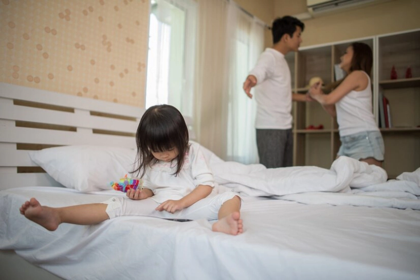 Chồng sôi máu vì về quê nội không có điều hòa vợ đưa con ra nhà nghỉ ngủ - 1