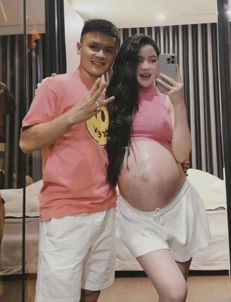 Chu thanh huyền sinh con trai đầu lòng quang hải nửa đêm quần đùi áo ba lỗ cặm cụi pha sữa cho bé lido - 3
