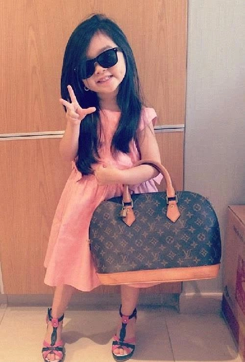 Cô bé 5 tuổi xinh như búp bê bị đồn được doanh nhân dubai nhận nuôi 8 năm sau diện mạo gây bất ngờ - 5