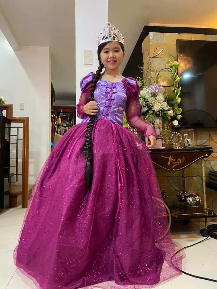 Cô bé 5 tuổi xinh như búp bê bị đồn được doanh nhân dubai nhận nuôi 8 năm sau diện mạo gây bất ngờ - 8