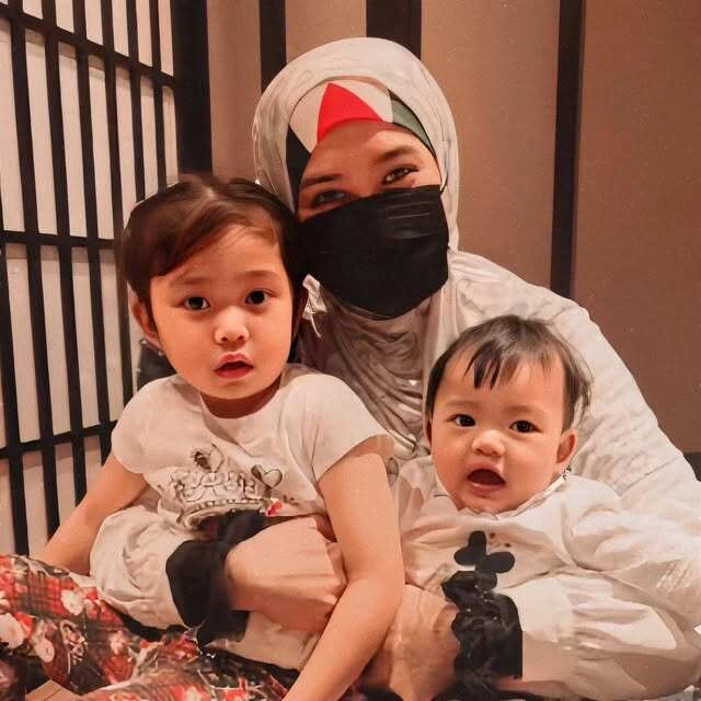 Cô dâu được tặng vàng cưới kín người xôn xao mxh 10 năm trước giờ làm mẹ 4 con sống thảnh thơi sung sướng - 7