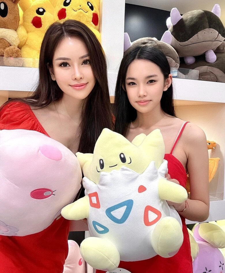 Cô gái thả dáng gây chú ý ở sân bay tân sơn nhất dịp lễ hoá ra là mẹ 2 con gia thế khủng - 8