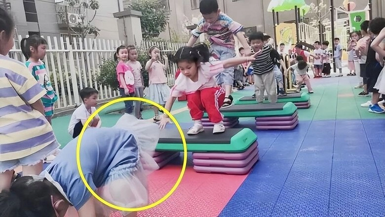 Cô giáo gửi hình con gái ngủ trưa ở trường mẫu giáo người mẹ xem xong thì hối hận - 2