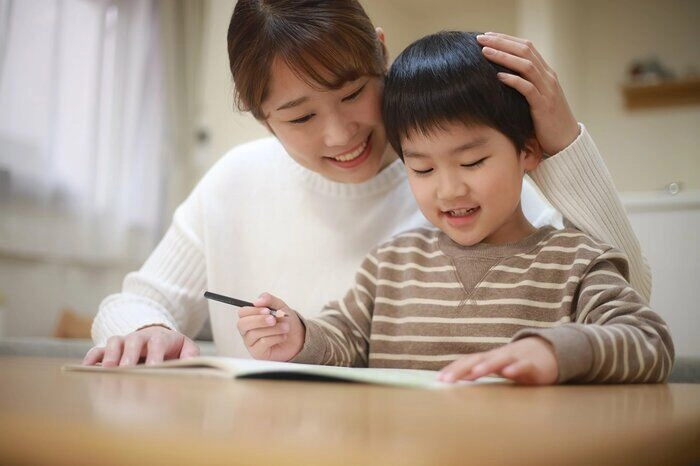 Cô giáo yêu cầu viết thời khóa biểu một ngày học sinh tiểu học kể việc làm vào mỗi 9 giờ tối khiến nhiều người té ngửa - 2