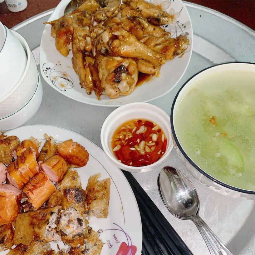 Cô nàng sinh viên đi học xa nhà ngày nào cũng vào bếp 2 bữa biết nấu ăn nhờ bố - 11