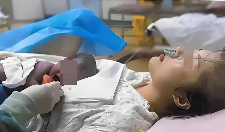 Con chào đời náo loạn bệnh viện người đàn ông bị nghi ngờ không phải bố ruột sự thật khó tin - 3