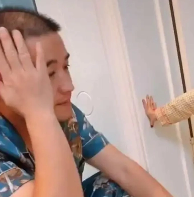 Con gái 4 tuổi ngăn không cho bố mẹ ngủ chung nghe lý do liên quan đến cô giáo mẹ dở khóc dở cười - 4