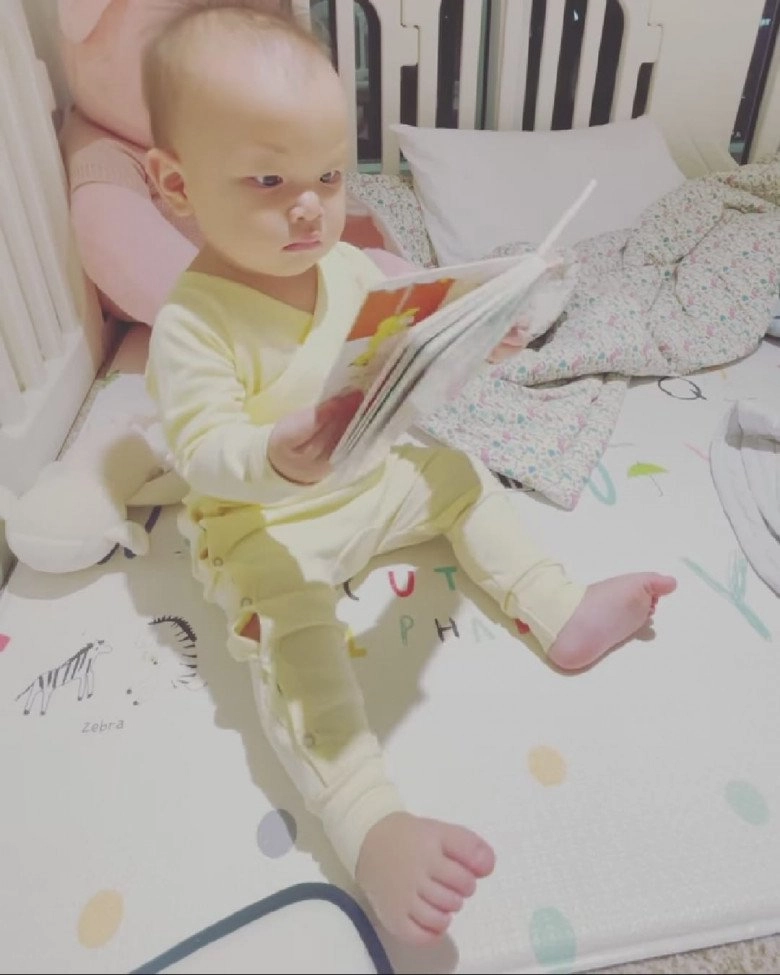 Con gái bảo anh mới 1 tuổi đã biết đọc sách nữ ca sĩ thừa nhận đang gặp một rắc rối với ái nữ - 7