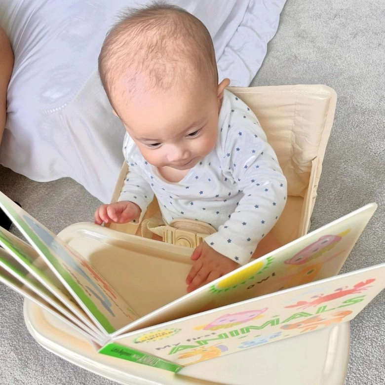 Con gái bảo anh mới 1 tuổi đã biết đọc sách nữ ca sĩ thừa nhận đang gặp một rắc rối với ái nữ - 8