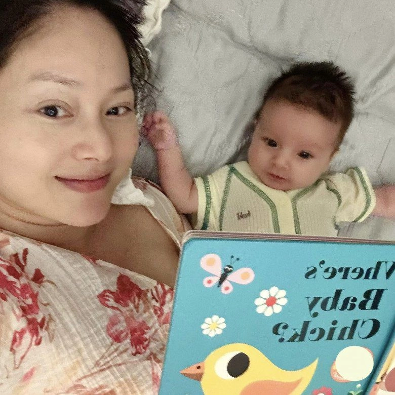 Con gái bảo anh mới 1 tuổi đã biết đọc sách nữ ca sĩ thừa nhận đang gặp một rắc rối với ái nữ - 9