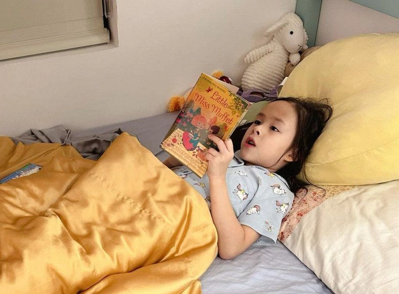 Con gái bảo anh mới 1 tuổi đã biết đọc sách nữ ca sĩ thừa nhận đang gặp một rắc rối với ái nữ - 10