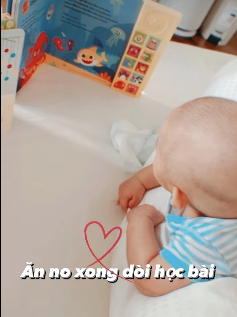 Con gái bảo anh mới 1 tuổi đã biết đọc sách nữ ca sĩ thừa nhận đang gặp một rắc rối với ái nữ - 12