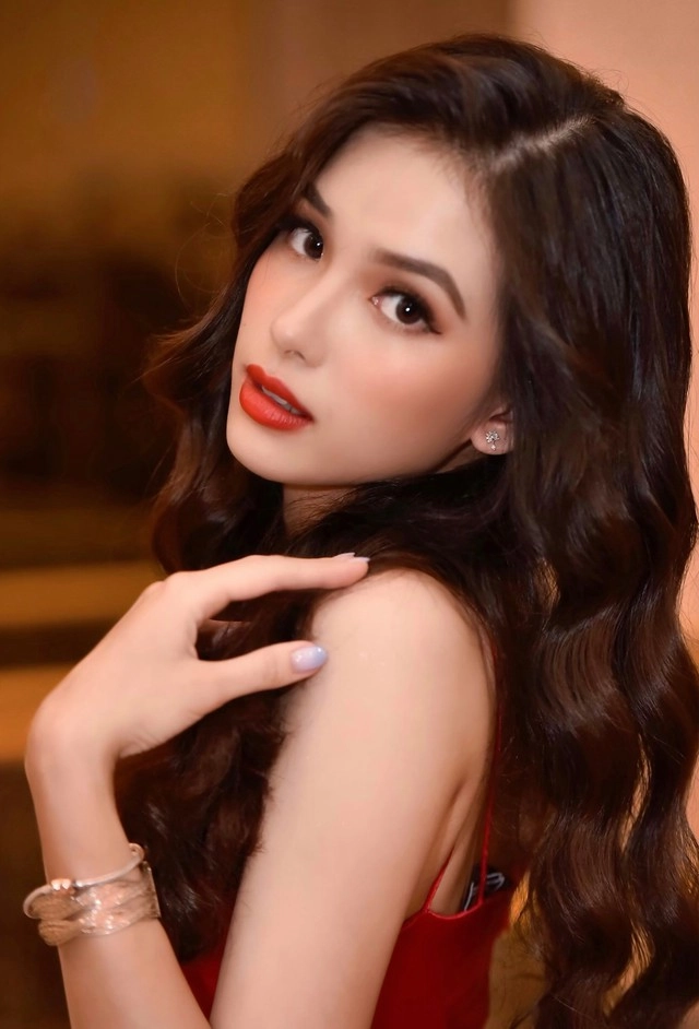 Con gái ca sĩ thùy dung xinh như hoa hậu nhưng quyết không theo nghệ thuật đam mê kinh doanh và có thu nhập khủng - 1
