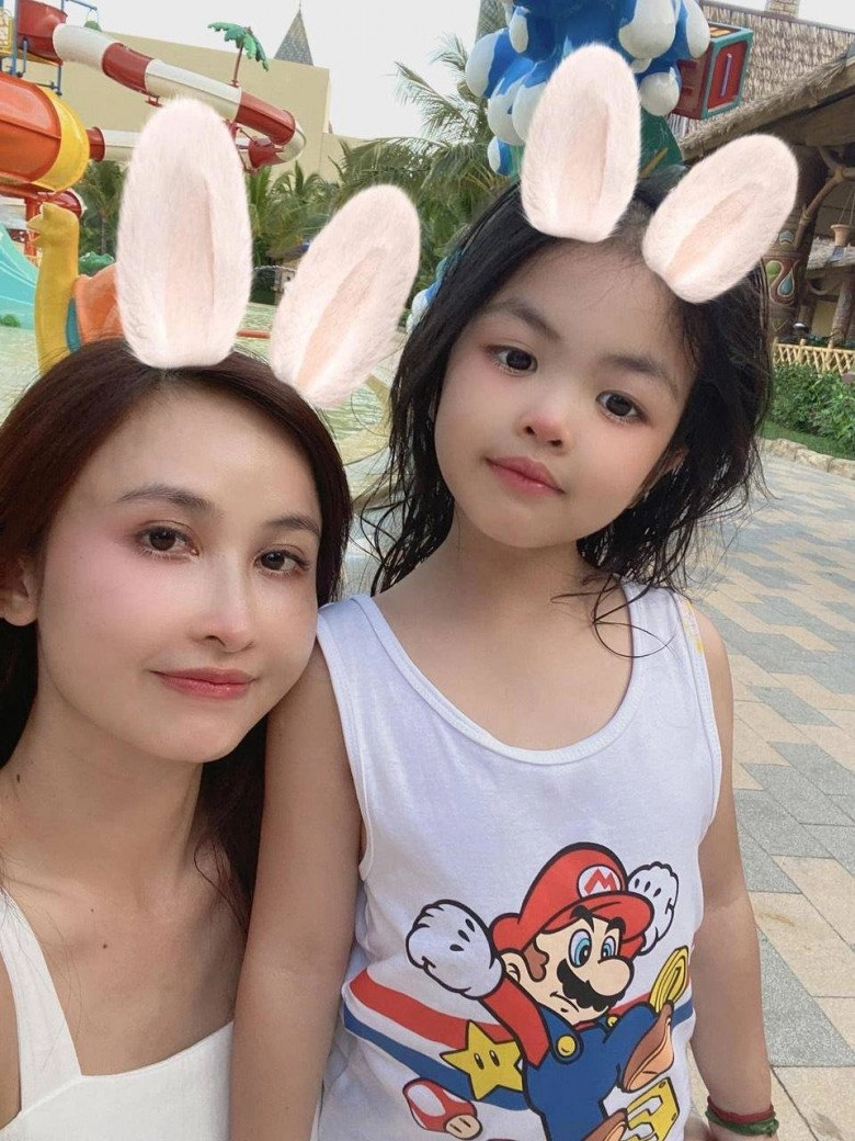 Con gái đại gia minh nhựa 8tuổibị bạn chê bai ngoại hình liền về phòng khóa trái cửa làm 1 việc khiến ai cũng thương - 4