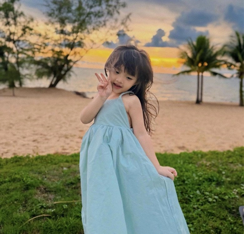 Con gái đông nhi đúng là đã nhặt hết nét đẹp bố mẹ chụp bộ ảnh bên bãi biển mà đẹp tựa nàng thơ nhí - 5