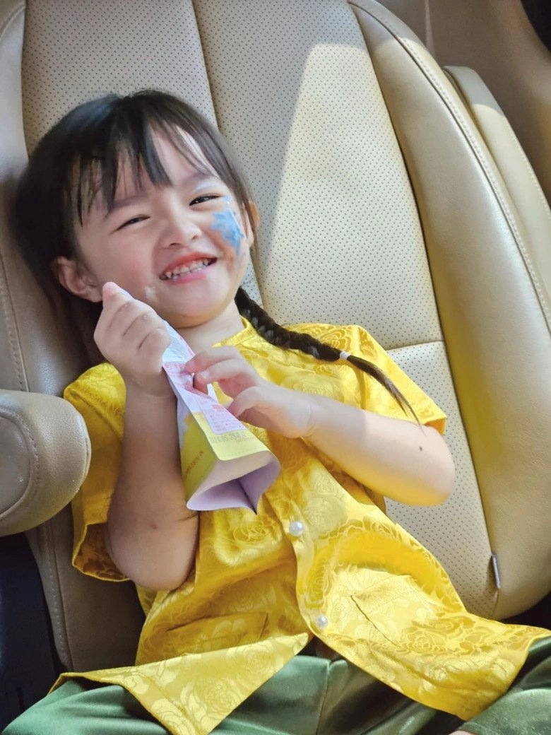 Con gái đông nhi đúng là đã nhặt hết nét đẹp bố mẹ chụp bộ ảnh bên bãi biển mà đẹp tựa nàng thơ nhí - 14