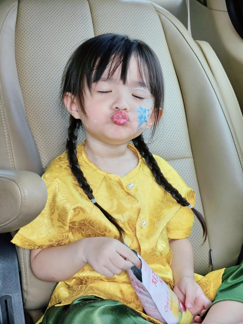 Con gái đông nhi đúng là đã nhặt hết nét đẹp bố mẹ chụp bộ ảnh bên bãi biển mà đẹp tựa nàng thơ nhí - 15
