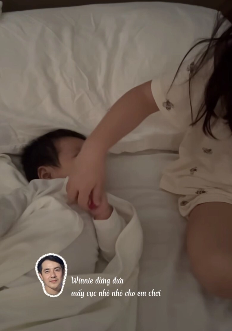 Con gái đông nhi phạm lỗi khi chơi với em sơ sinh ông cao thắng liền có cách xử lý gây chú ý - 5