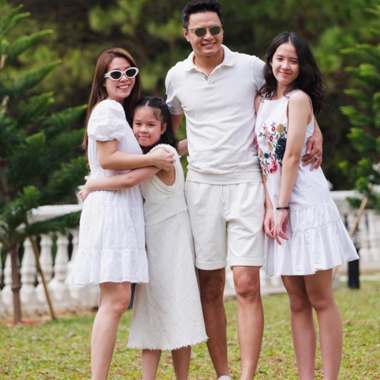 Con gái hồng đăng tuổi dậy thì nhan sắc không kém ai thành tích nổi bật - 1