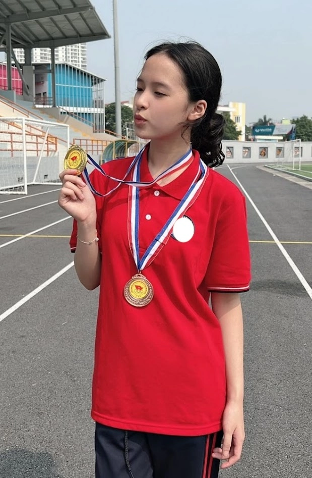 Con gái hồng đăng tuổi dậy thì nhan sắc không kém ai thành tích nổi bật - 5