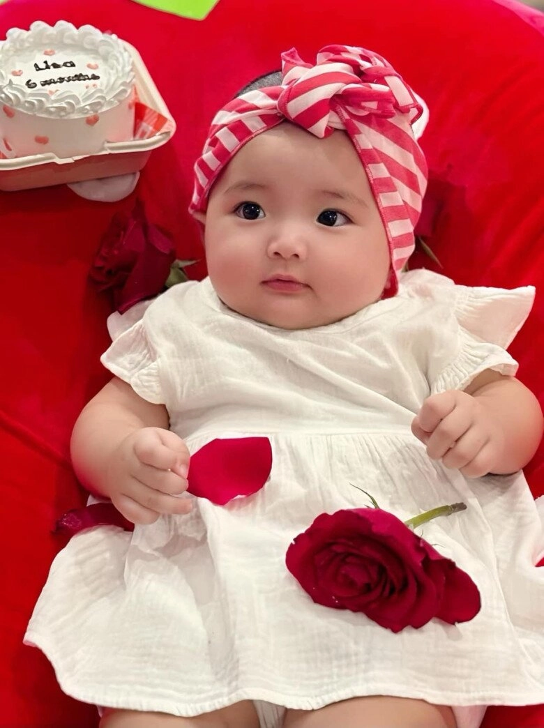 Con gái lisa nhà khánh thi - phan hiển ngày nhỏ tóc ngắn như con trai giờ 1 tuổi trổ nét xinh chuẩn búp bê - 9
