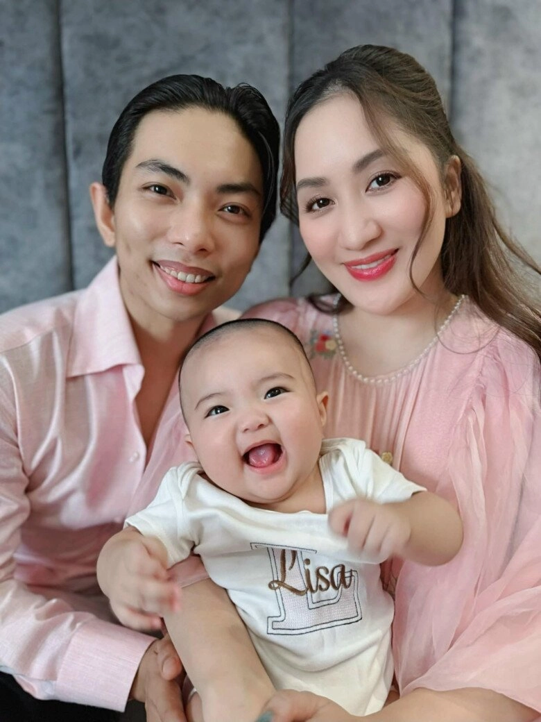 Con gái lisa nhà khánh thi - phan hiển ngày nhỏ tóc ngắn như con trai giờ 1 tuổi trổ nét xinh chuẩn búp bê - 10