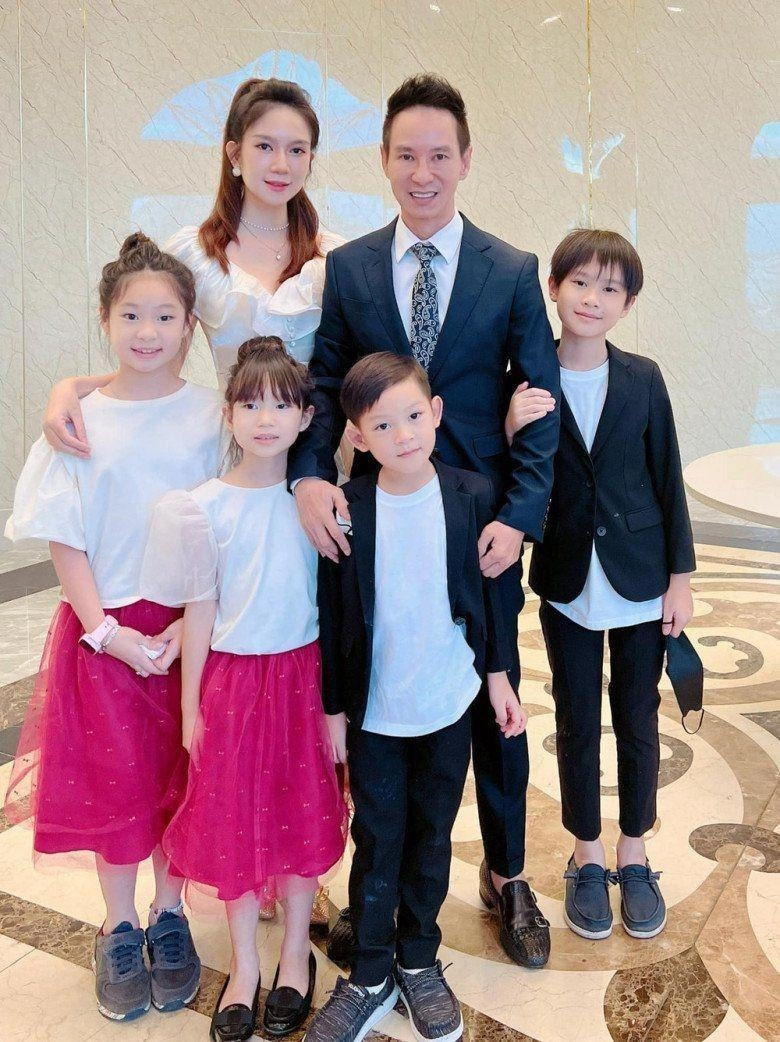 Con gái lý hải gây tranh cãi khi xuất hiện ủng hộ phim của bố với bàn tay sơn móng cầu kỳ - 13