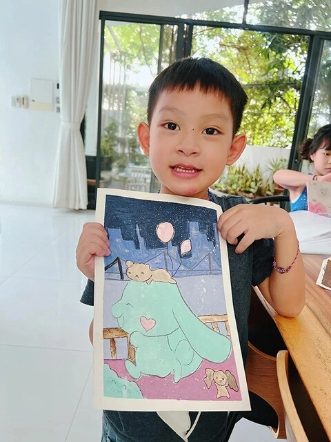 Con gái lý hải trổ tài hội hoạ vẽ chân dung bố mẹ tiểu thư minh hà bất ngờ khi thấy tác phẩm của ái nữ - 7